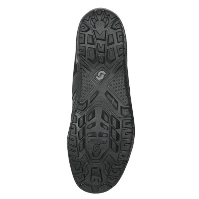 Sola preta de calçado com padrões antiderrapantes e logótipos S