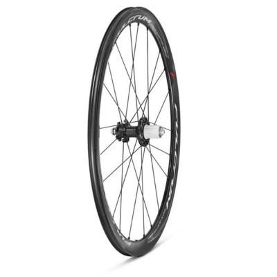 Roda de bicicleta preta com aro em carbono e raios metálicos