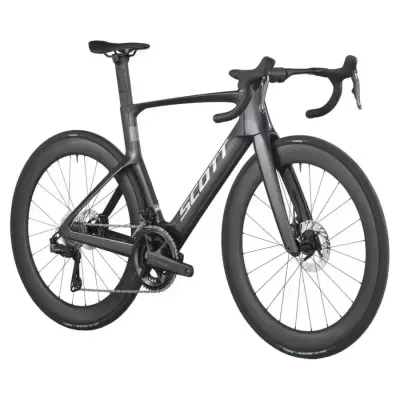 Bicicleta de estrada Scott em carbono preto mate com rodas aerodinâmicas e travões de disco.