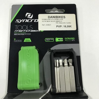 Ferramenta portátil Syncros Matchbox 9 com estojo verde e bits metálicos em embalagem preta