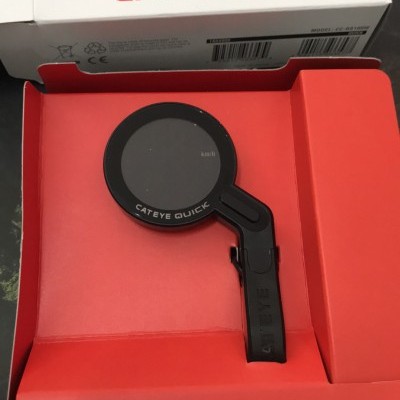 Visor digital preto e cinza CAT EYE QUICK em caixa vermelha e embalagem branca