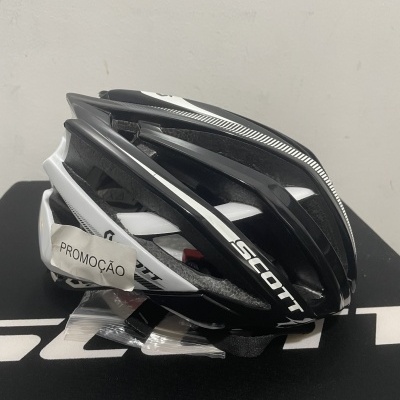 Capacete de ciclismo SCOTT preto e branco com etiqueta PROMOÇÃO