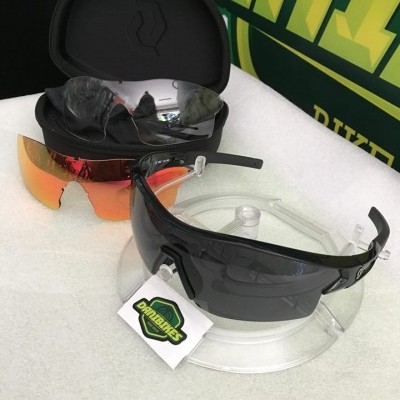 Óculos de proteção desportivos com lentes intercambiáveis e estojo preto