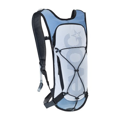 Mochila de hidratação azul claro, branca e preta com bolso frontal e tubo