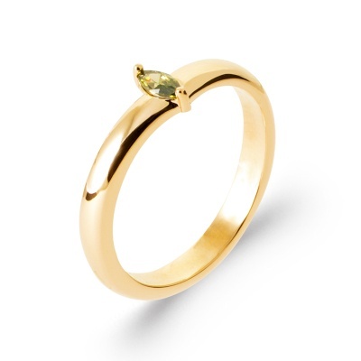 Anel dourado com pedra verde oval
