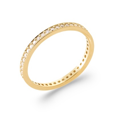 Anel fino em ouro amarelo com diamantes incrustados