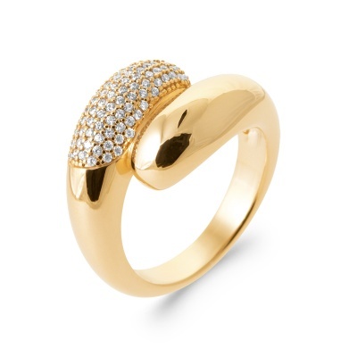 Anel dourado com pedras brilhantes