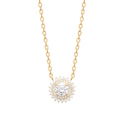 Colar dourado com pendente redondo e pedras brilhantes