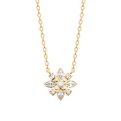 Colar dourado com pendente floral e pedras brilhantes