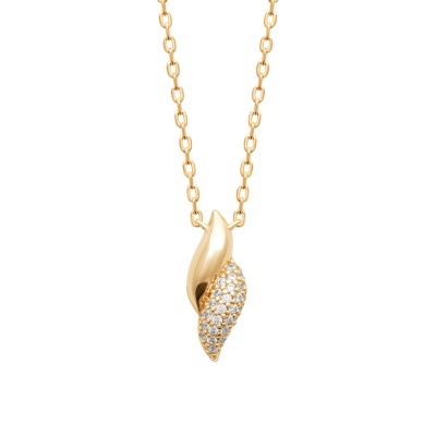 Colar dourado com pendente em forma de folha com cristais
