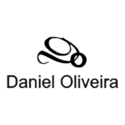 Logótipo preto abstrato com texto Daniel Oliveira em fundo branco