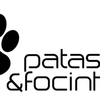 Logótipo com uma pata e texto '4 patas & focinhos' em fundo preto