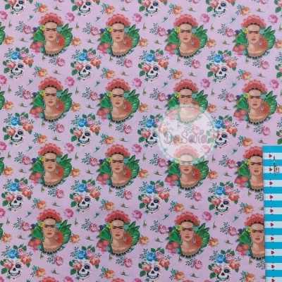 Frida Kahlo and Skulls | Pink
