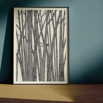 Quadro de ilustração de troncos de árvores em preto e branco numa moldura preta