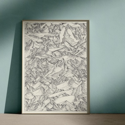 Quadro desenhado de montanhas em preto e branco com moldura clara.