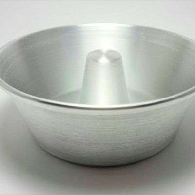 Forma de alumínio para bolo com tubo central