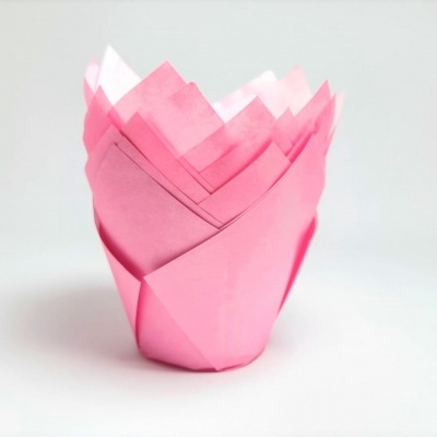 Forminhas de papel rosa para cupcakes com formato de flor