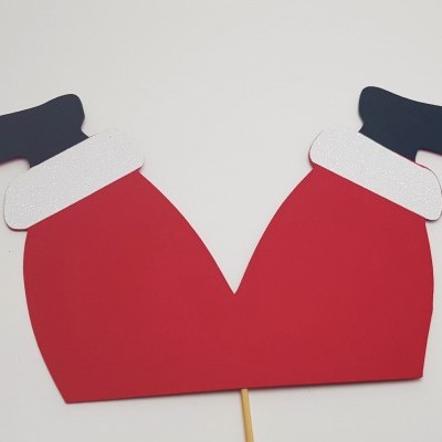 Adereços de chapéus de Pai Natal em papel vermelho, branco e preto