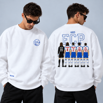 Sweatshirt branca com logotipo FCP azul à frente e ilustração de cinco jogadores de futebol nas costas com nomes e números.