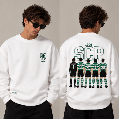 Sweatshirt branca com logo do Sporting e ilustração de cinco jogadores nas costas