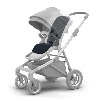 Carrinho de bebé cinza e preto com estrutura branca