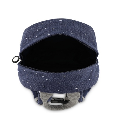 Mochila pequena azul escuro com pontos brancos aberta vista de cima