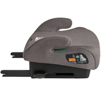 Assento elevatório cinzento para criança com base e braços pretos e etiquetas de instruções