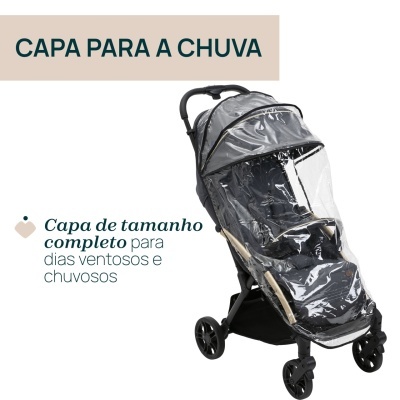 Carrinho de bebé preto com capa transparente para chuva