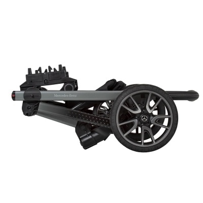 Carrinho dobrável preto da Mercedes-Benz com roda dianteira preta e estrutura cinzenta