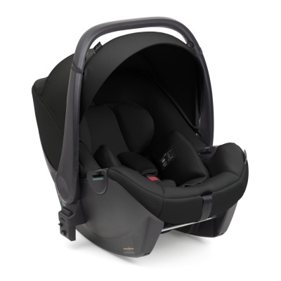 Cadeira auto para bebé preta com alça e capota