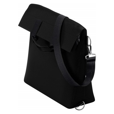 Mala preta de tecido com alça ajustável e fecho de aba