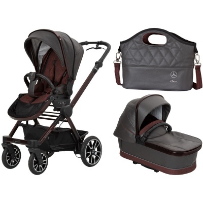 Carrinho de bebé castanho e cinza com alcofa e bolsa Mercedes-Benz.