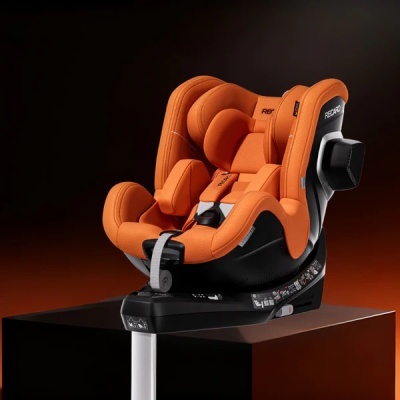cadeira auto infantil laranja Recaro com base preta e suporte branco