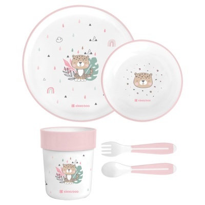 Conjunto infantil de louça com decoração de urso e talheres rosa.