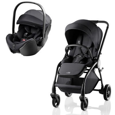 Carrinho de bebé preto com ovo de bebé preto.