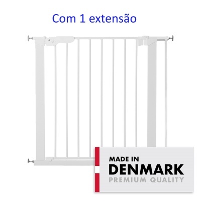 Portão de segurança branco com barras verticais e texto com informação de extensão e origem.