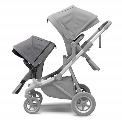 Carrinho de bebé duplo cinza com tecido cinzento e rodas lisas