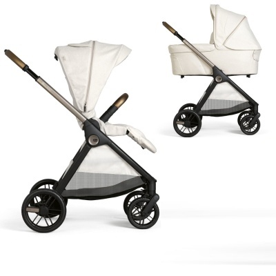 Carrinho de bebé bege com estrutura preta e rodas
