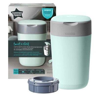 Contentor para fraldas Tommee Tippee azul claro com tampa cinzenta junto à sua embalagem.
