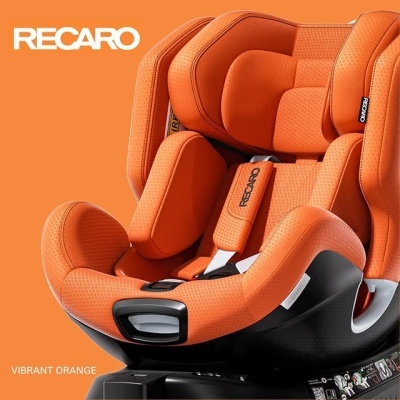 Cadeira de criança para automóvel laranja vibrante da marca RECARO