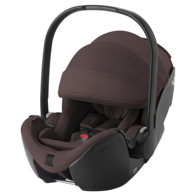 Cadeira auto para bebé castanha com estrutura preta e cinto de segurança