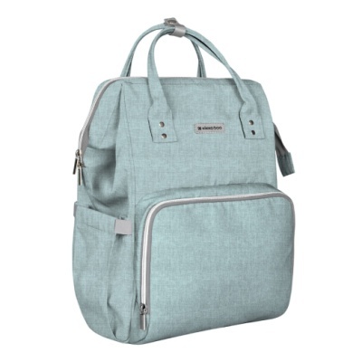 mochila azul claro com bolso frontal e alças de mão.
