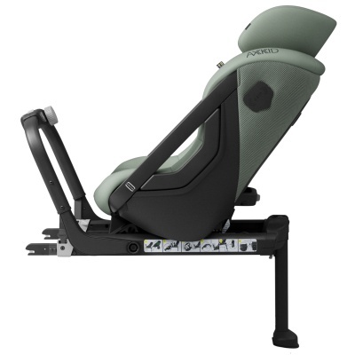 cadeira auto para criança verde claro com estrutura preta e base de suporte