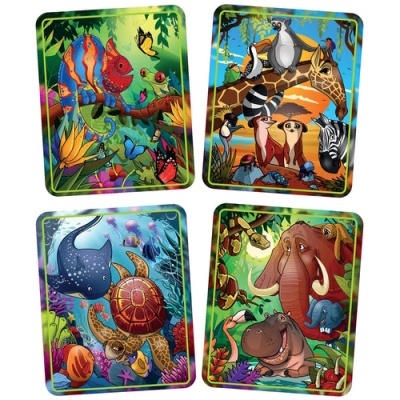 Quatro cartões com ilustrações de animais coloridos em diferentes habitats