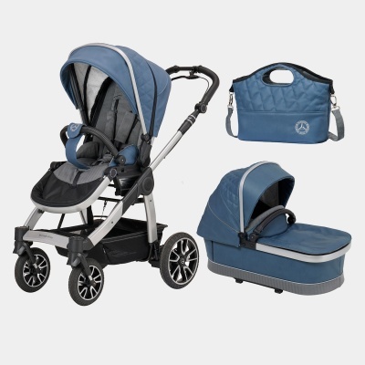 Carrinho de bebé azul, bolsa e moisés azul com detalhes prateados e interiores cinza