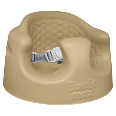 Assento para bebé Bumbo Max bege com arnês cinzento e textura acolchoada interior