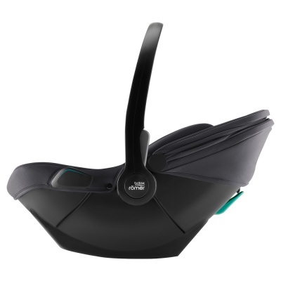 Cadeira auto para bebé preta com alça de transporte