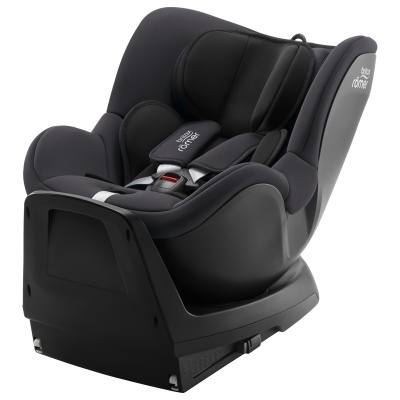 Cadeira auto preta Britax Römer para bebé.