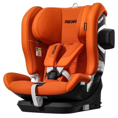 Cadeira auto infantil laranja da marca RECARO com cinto e proteção lateral