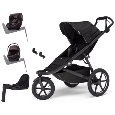 Carrinho de bebé preto com três rodas e acessórios
